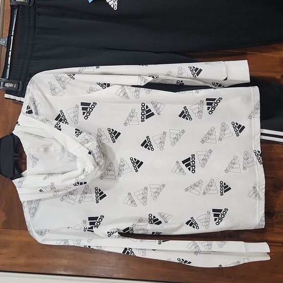 🆕️ Adidas Tee hoody & pants - Picture 5 of 7